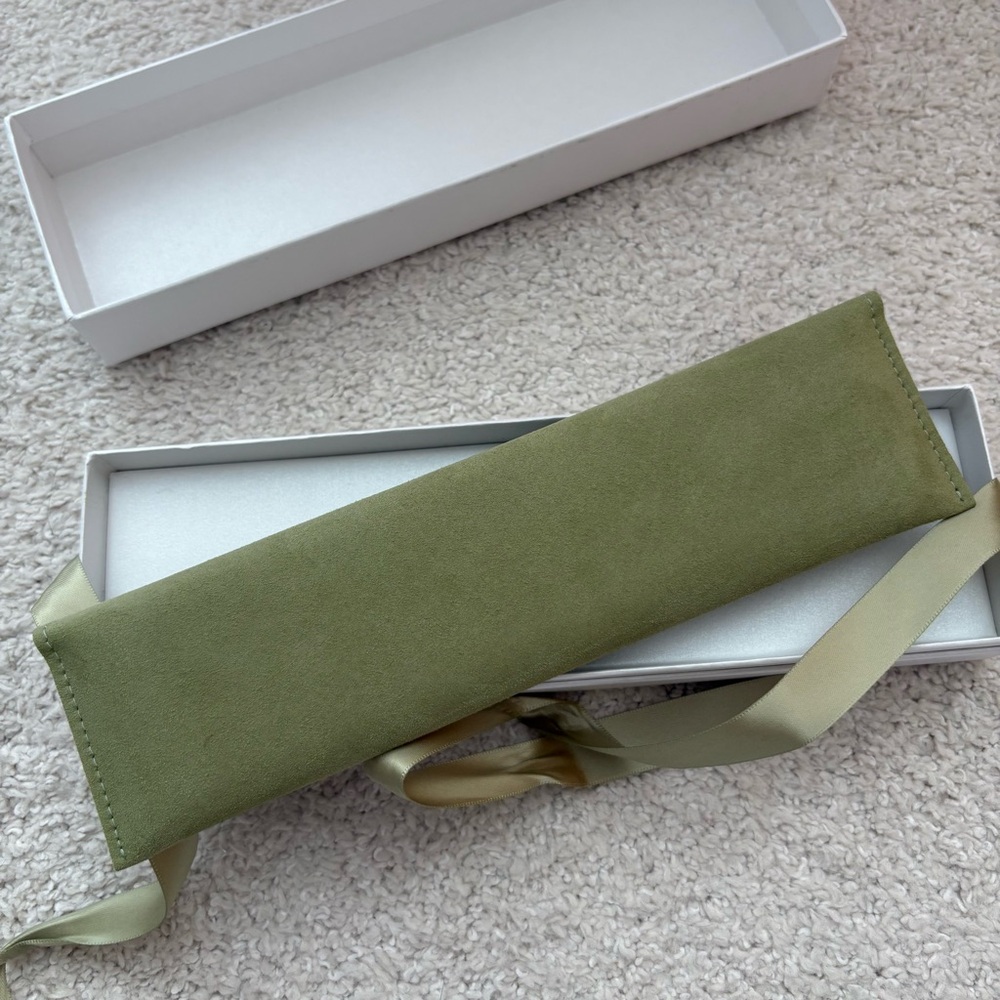 Authentic Van Cleef & Arpels Green Jewelry Pouch - image 6